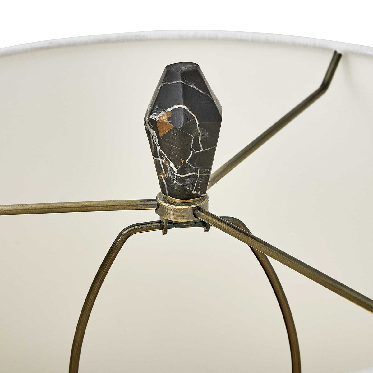 CLIFF TABLE LAMP