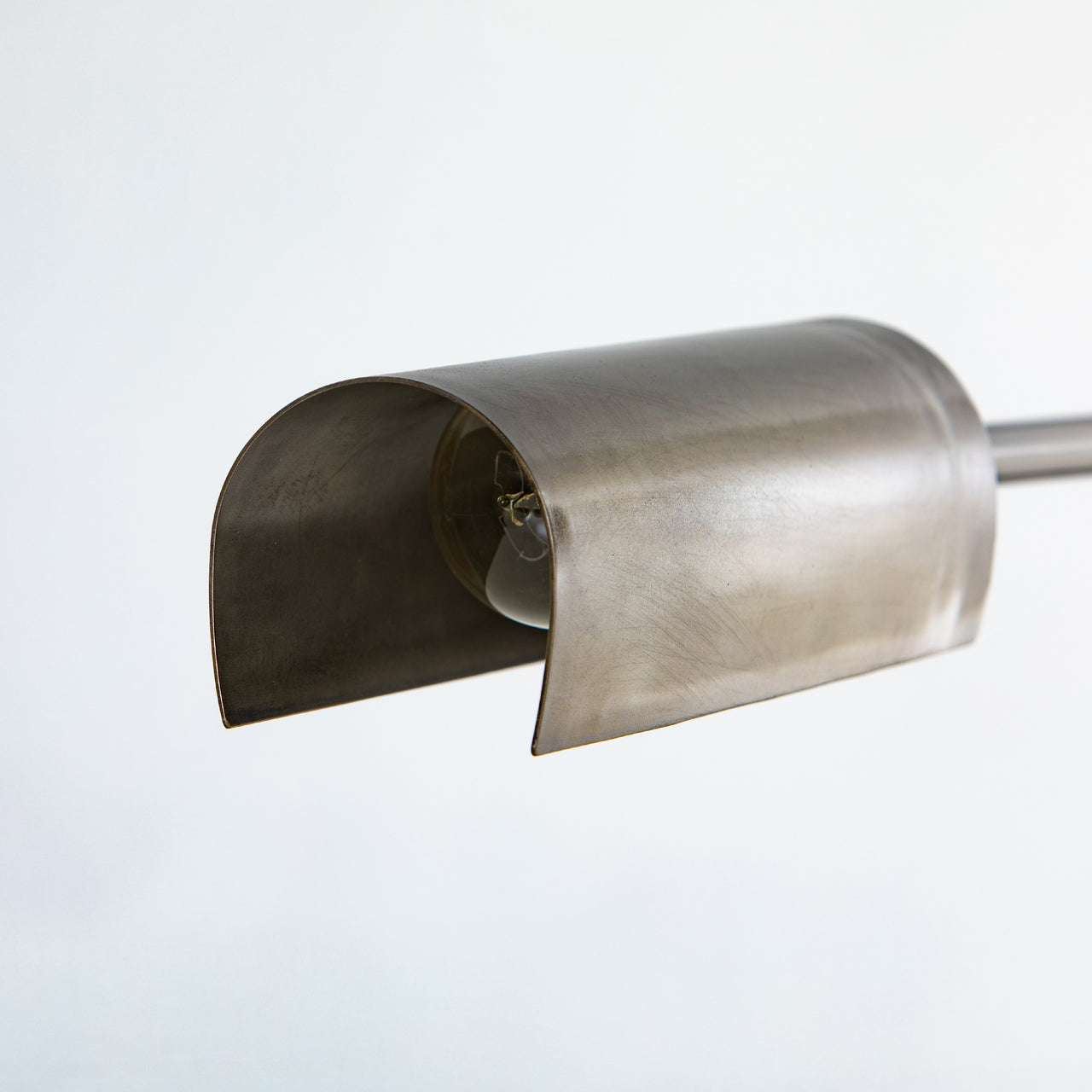 HECTOR FLOOR LAMP